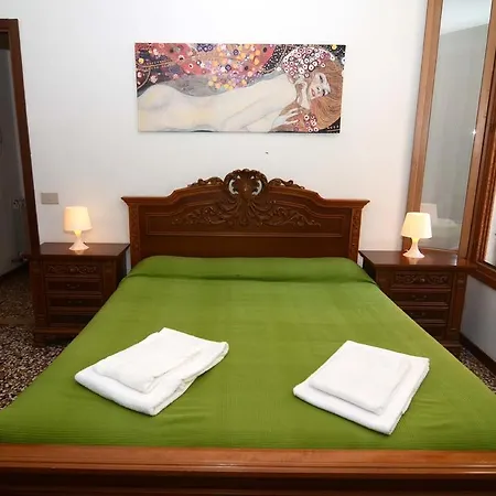 Classic House البندقية