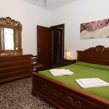 Classic House Apartment Venice